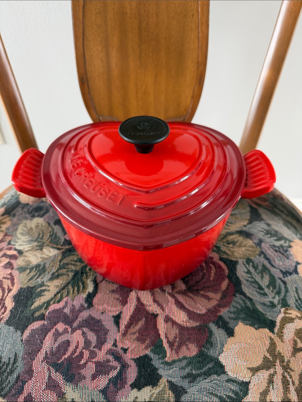 Le Creuset Red Heart-Shaped Enameled Cast Iron Dutch Oven